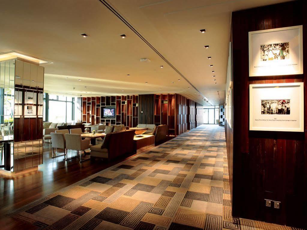 קואלה לומפור Gtower Hotel מראה חיצוני תמונה The Club lounge at Hong Kong International Airport